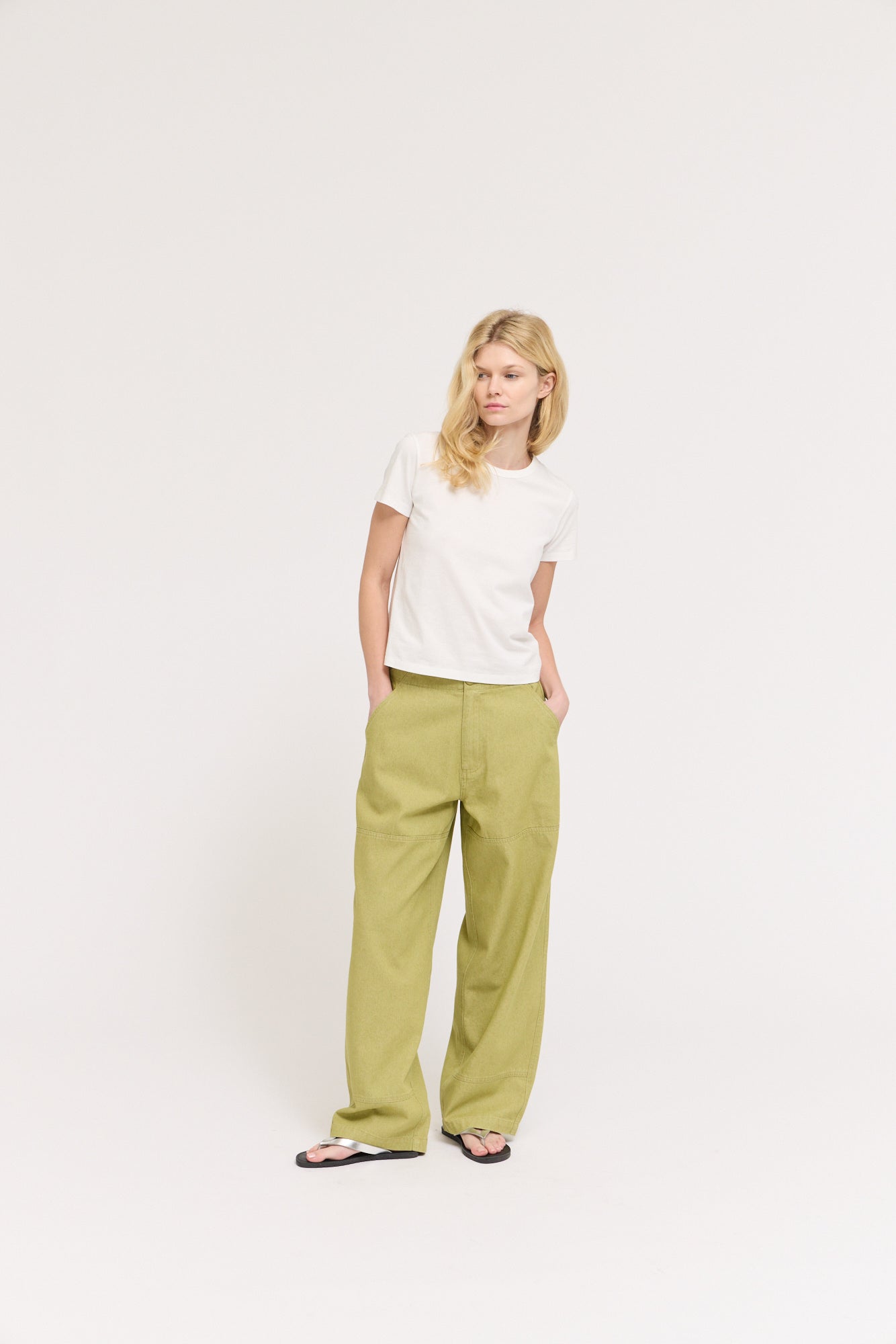 High Rise Ballon Fit Denim Pants in Green Moss