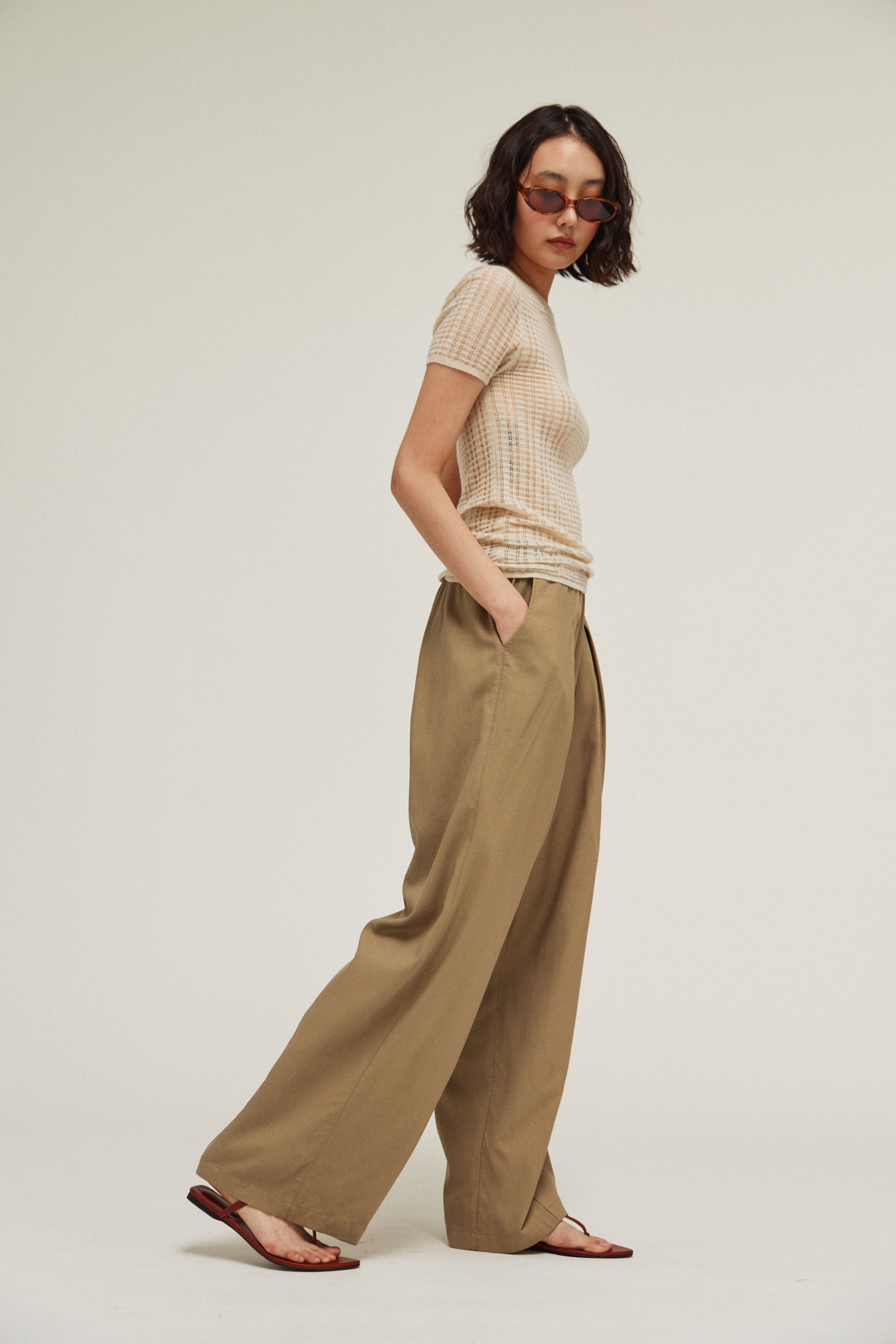 Linen Tuck Pants in Dry Orchid