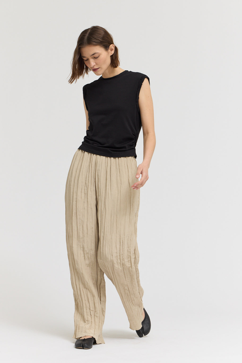 Twist Detail Cotton Sleeveless Top in Black