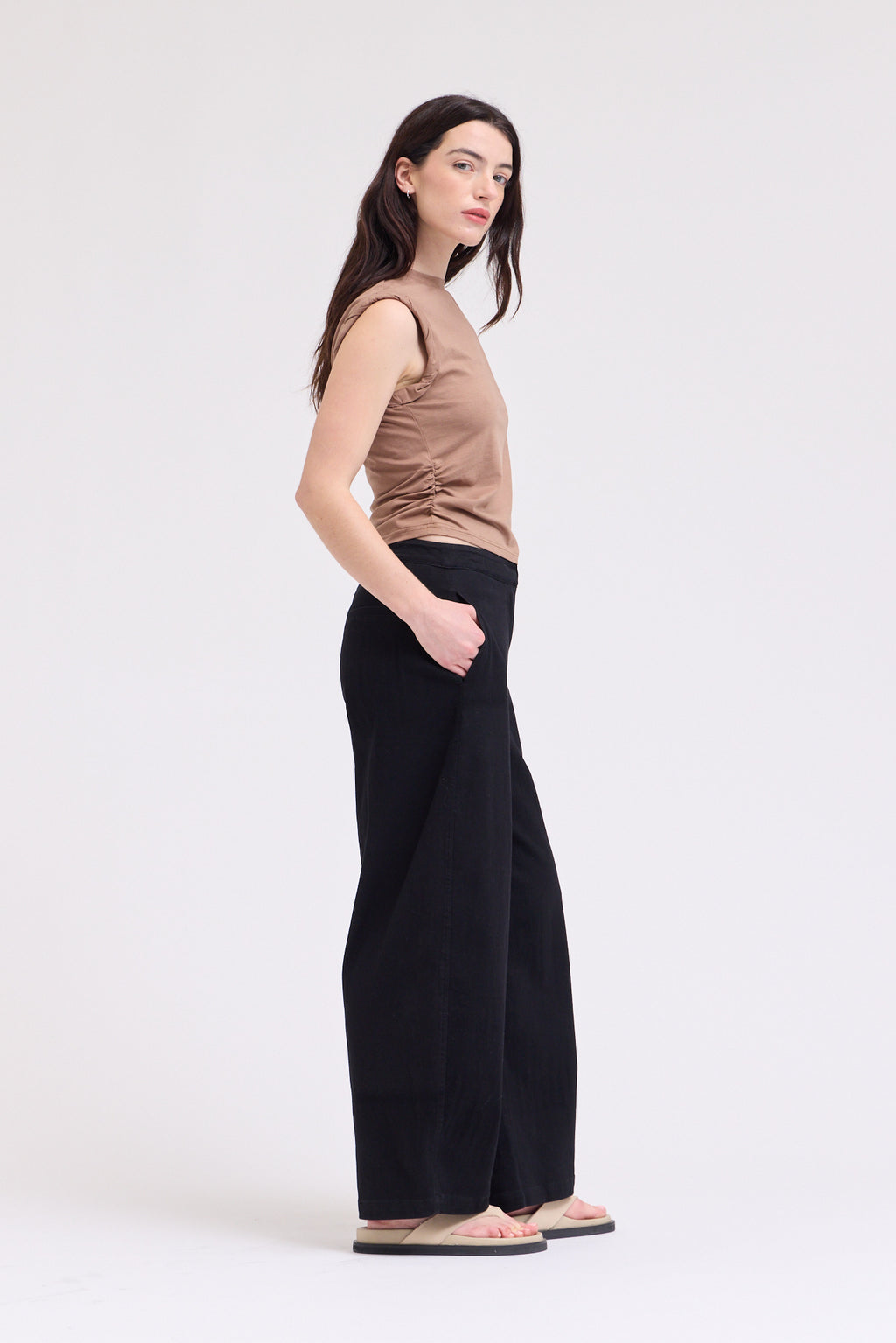Twist Detail Cotton Sleeveless Top in Tobacco