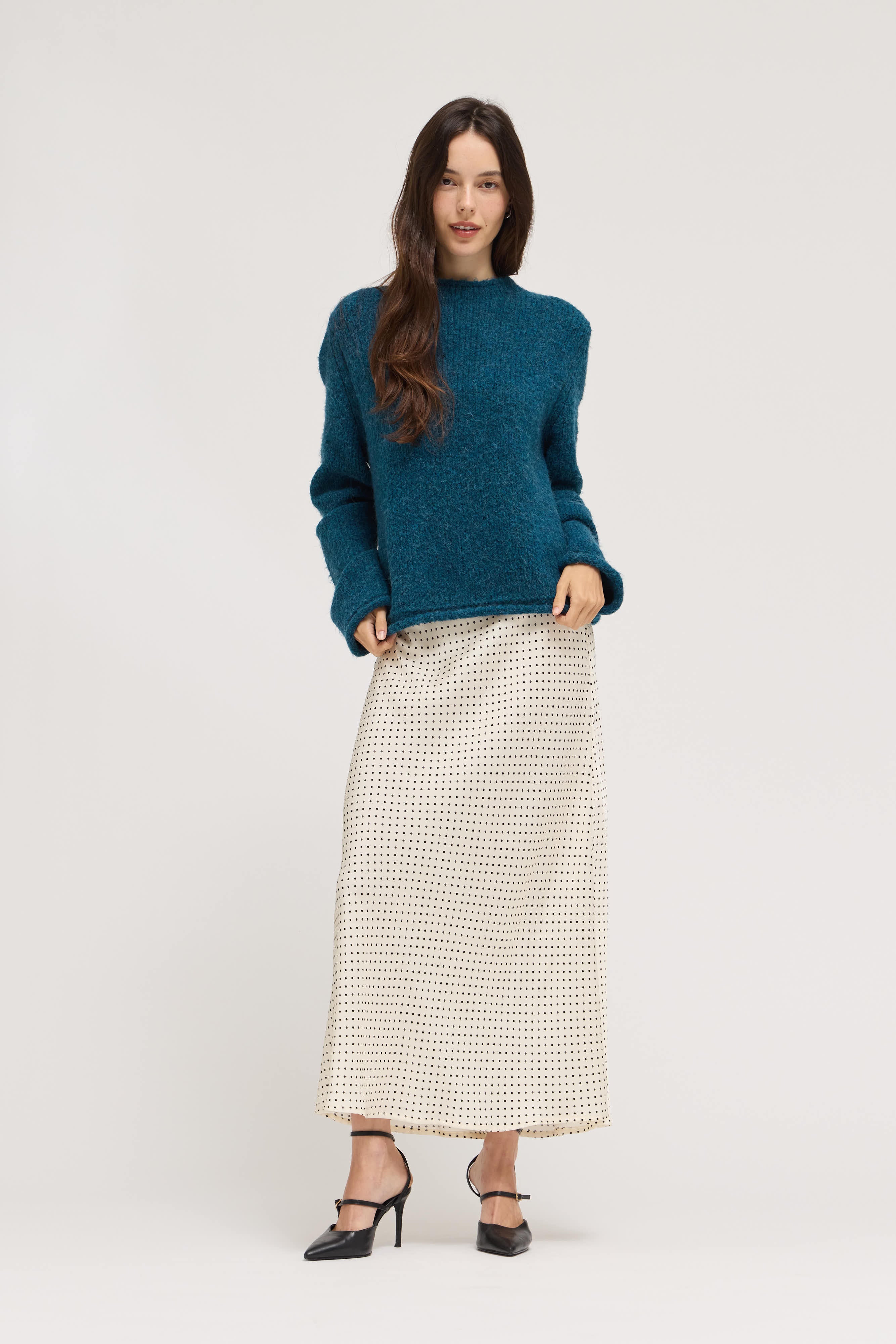 Satin Mermaid Fit Skirt in Ivory black