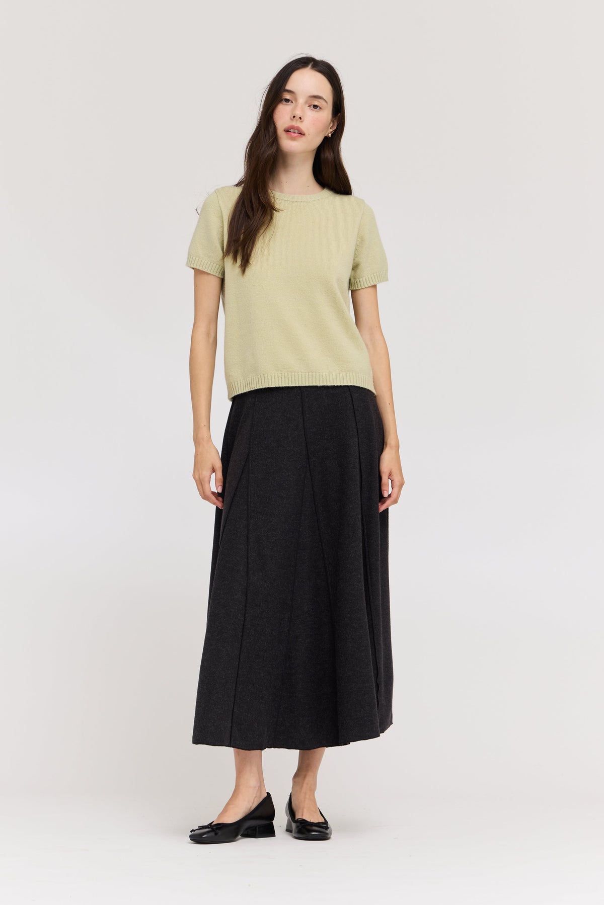 Mid Waist Knitted Pleats Skirt in Charcoal