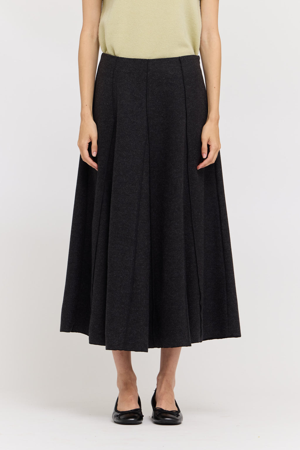 Mid Waist Knitted Pleats Skirt in Charcoal