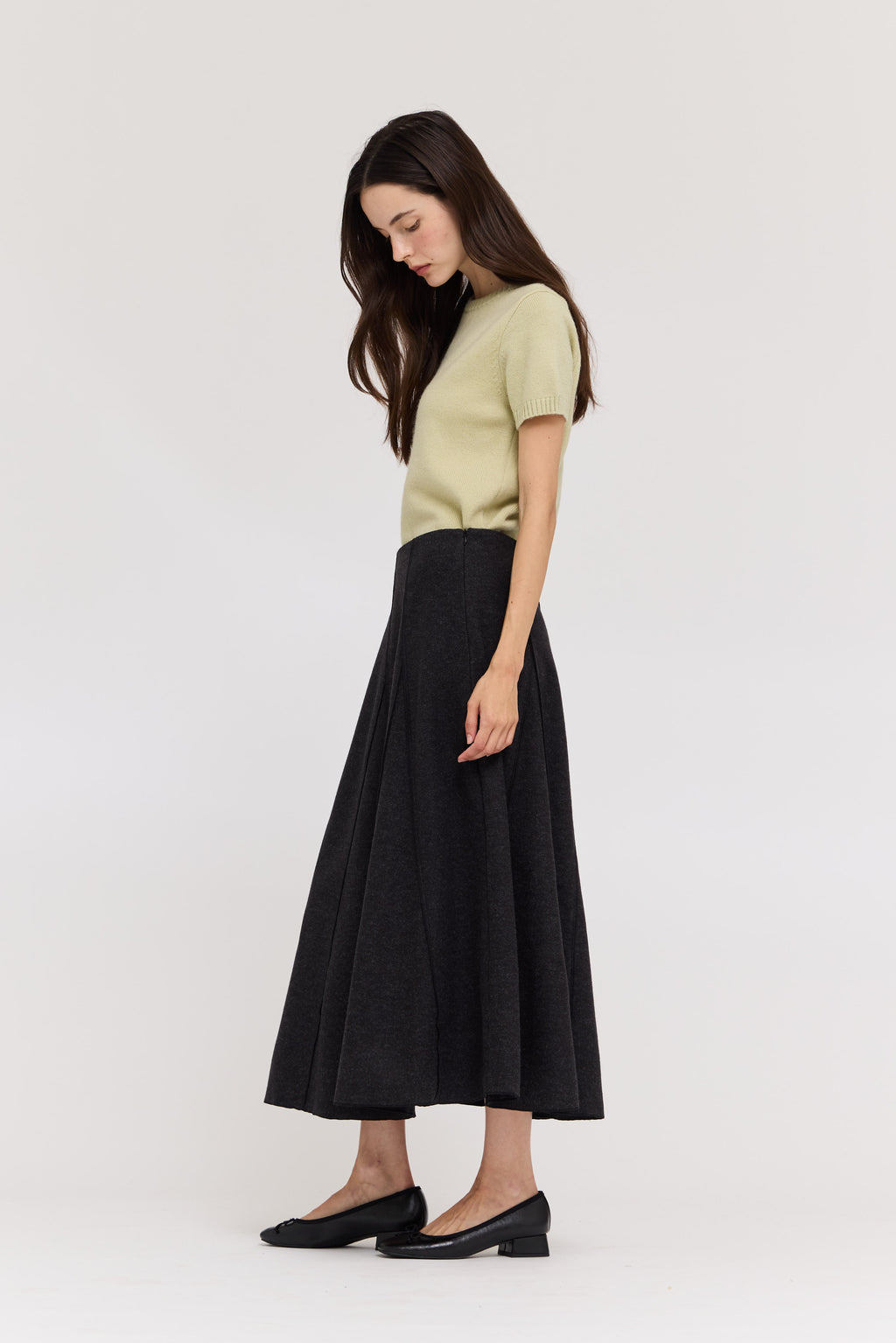 Mid Waist Knitted Pleats Skirt in Charcoal