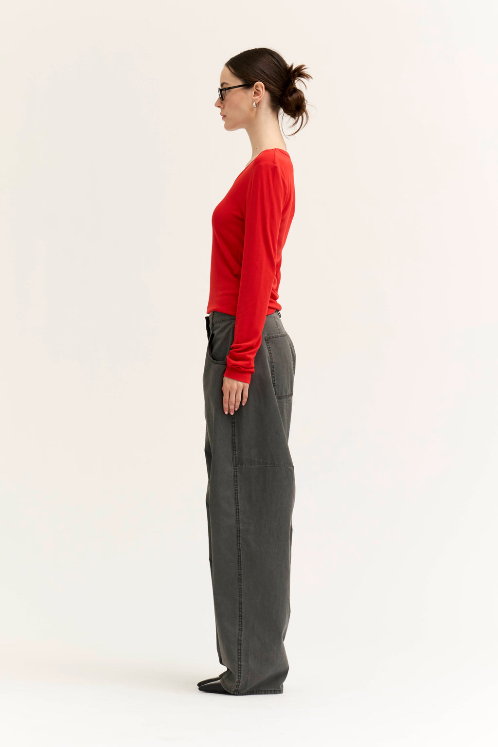 Rounded V-Neck Long Sleeve Tee in Bell Pepper