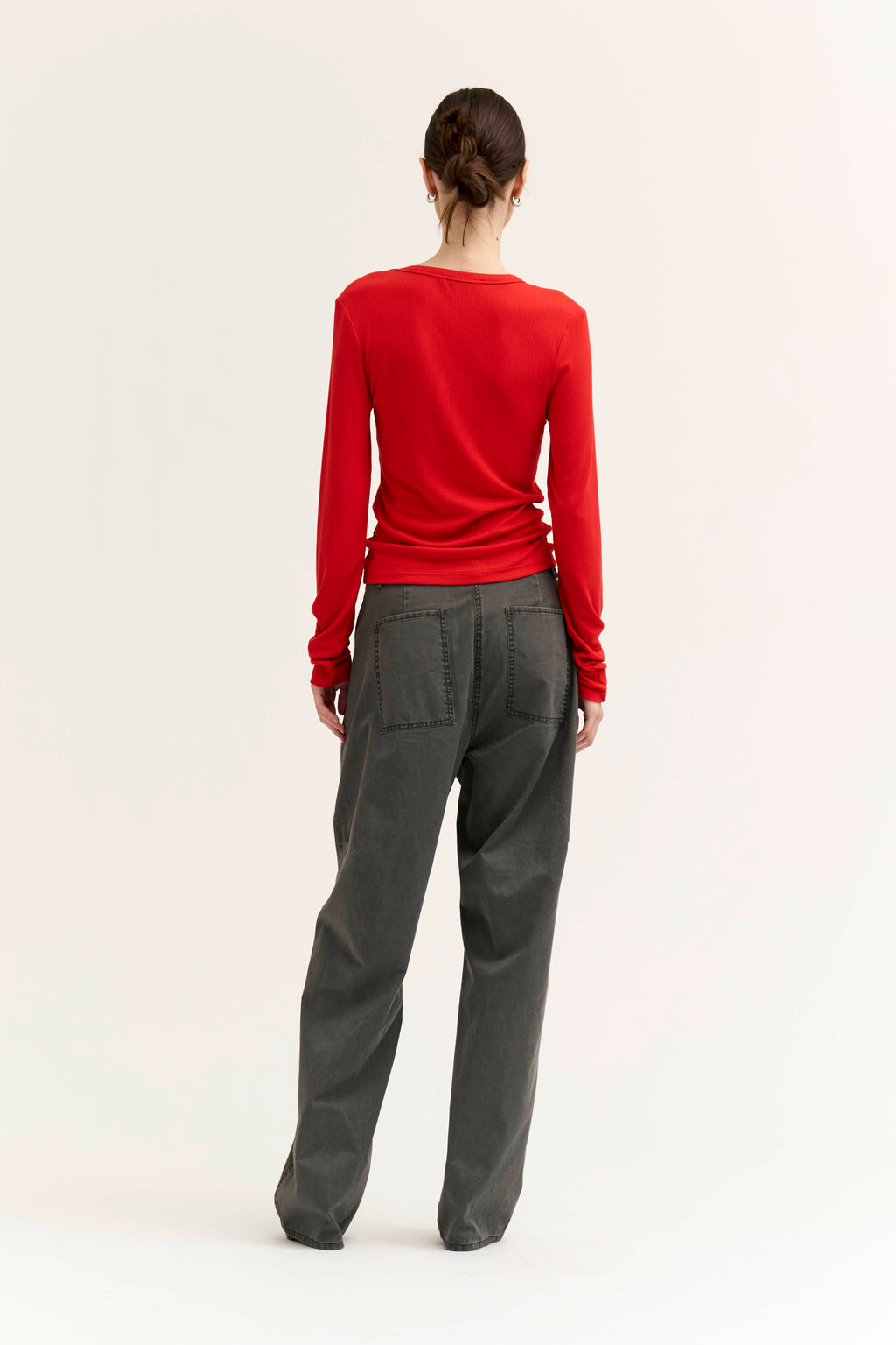 Rounded V-Neck Long Sleeve Tee in Bell Pepper