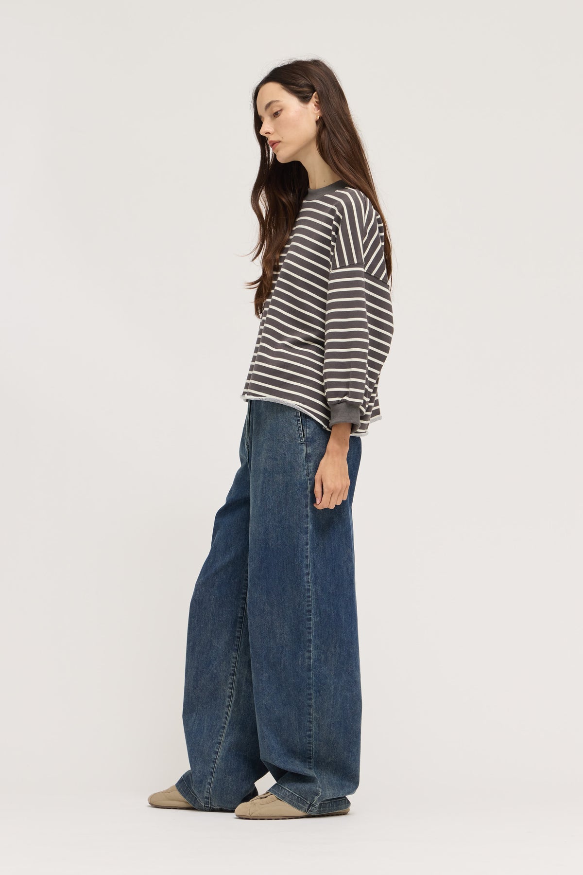 Easy Fit Stripe Sweatshirt in Steel Cream