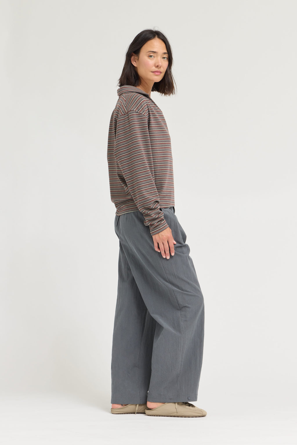 Hem Opening Button Detail Loose Fit Pants in Ash Charcoal