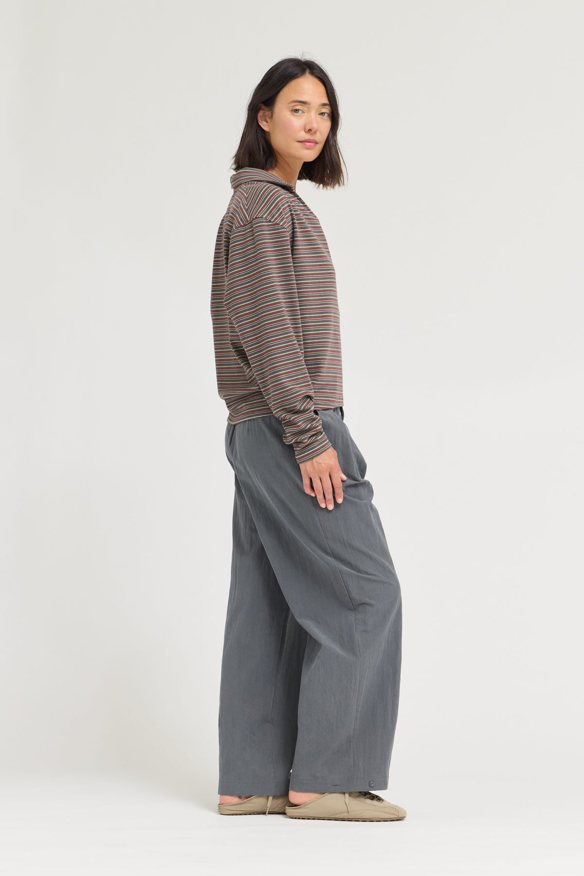 Hem Opening Button Detail Loose Fit Pants in Ash Charcoal