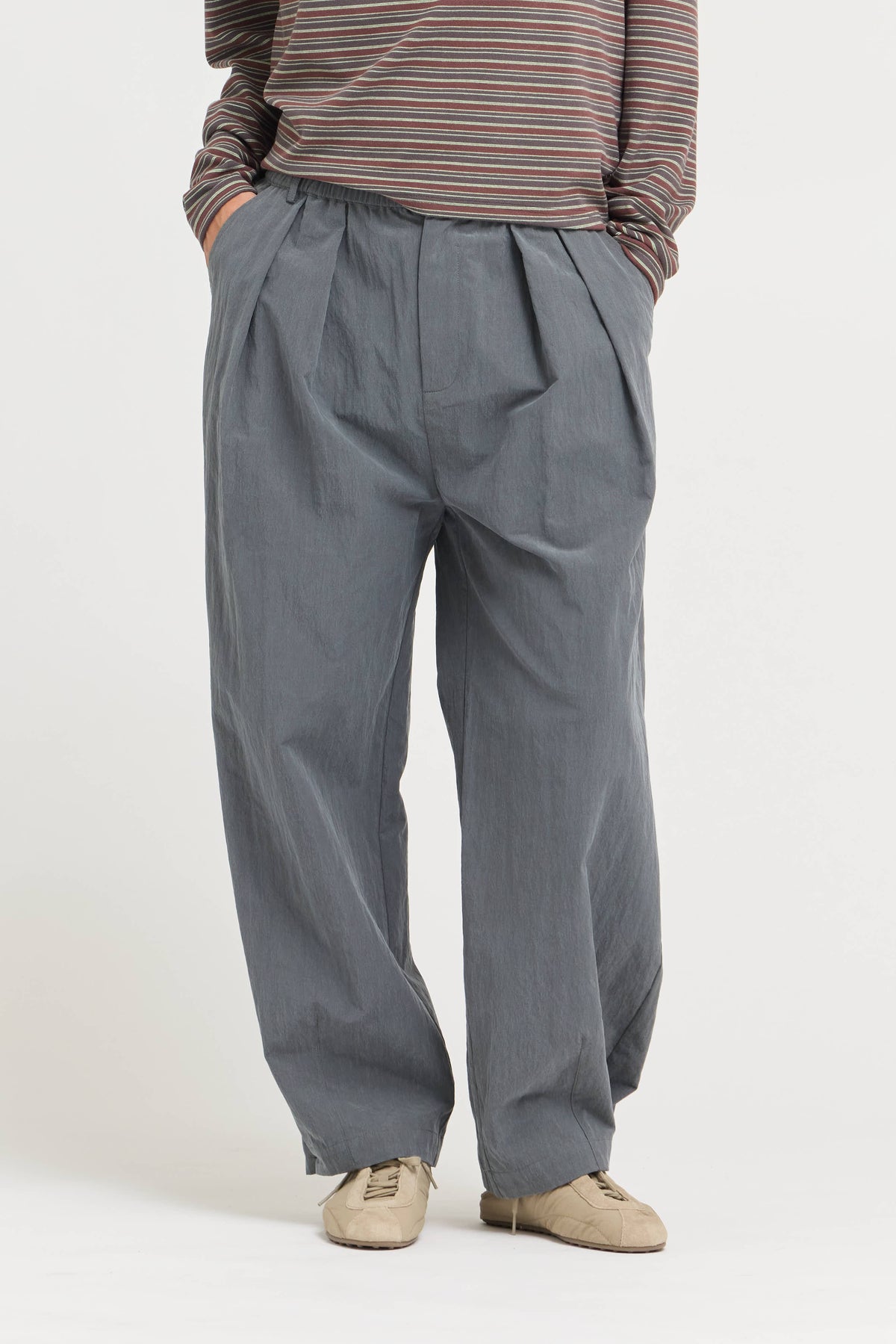 Hem Opening Button Detail Loose Fit Pants in Ash Charcoal