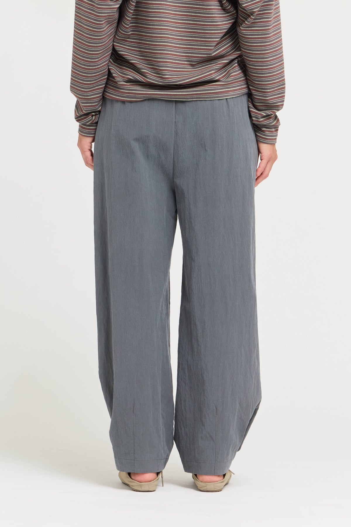 Hem Opening Button Detail Loose Fit Pants in Ash Charcoal