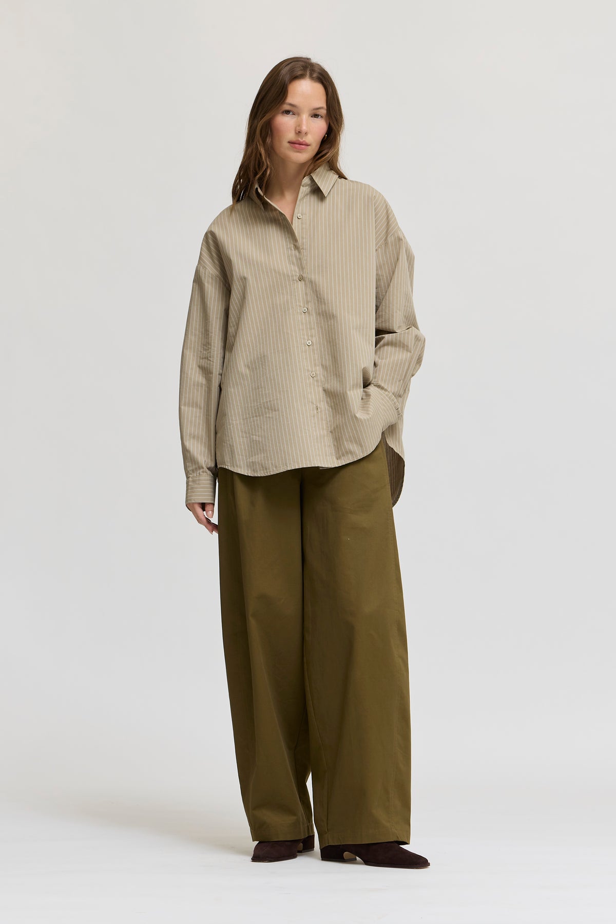 Barrel Leg Pants in Fatigue