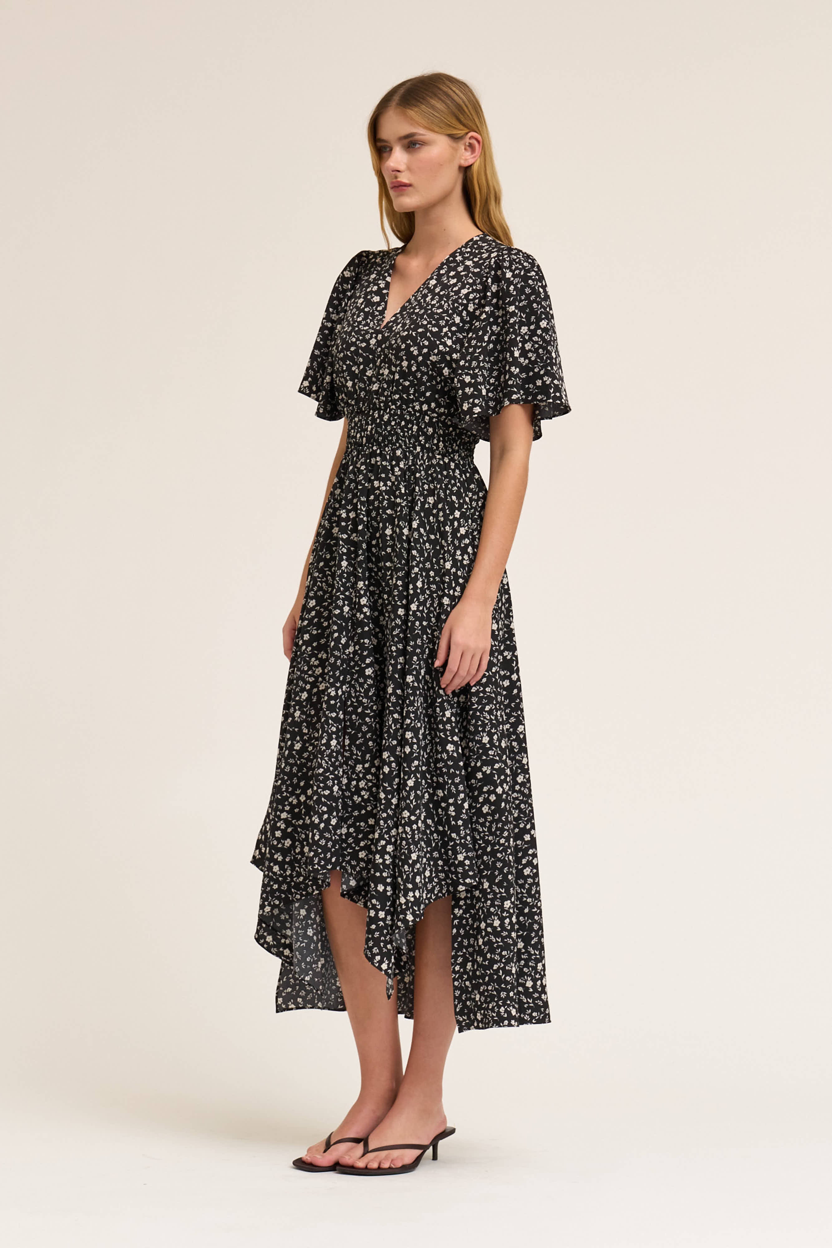 Unbalanced Skirt Floral Print Maxi Dress in Black/Off White